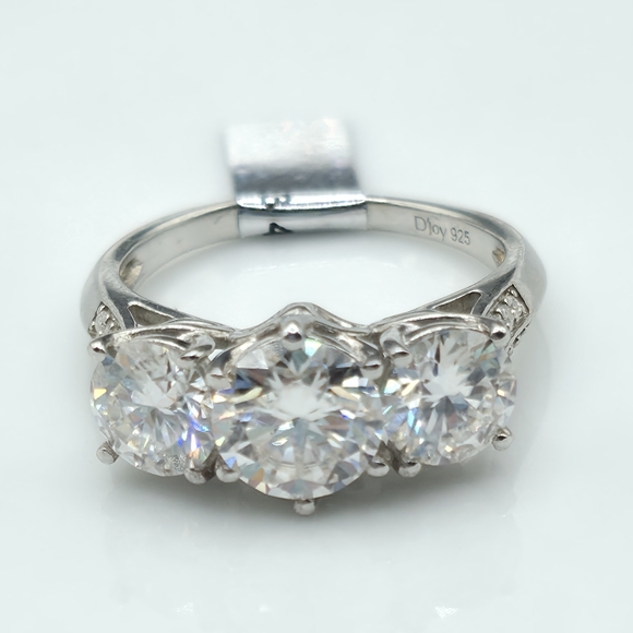 Hold For Mis Stunning 3.2 Carat Moissanite Ring - Picture 2 of 12